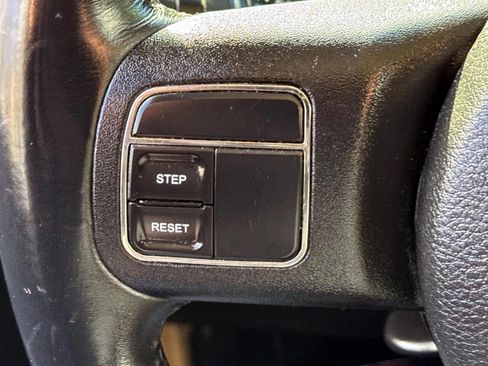 Used 2014 Jeep Wrangler Unlimited Sahara w/ Dual Top Group AWD/4WD image 18