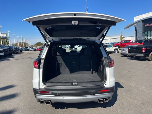 Used 2025 GMC Acadia Elevation image 28