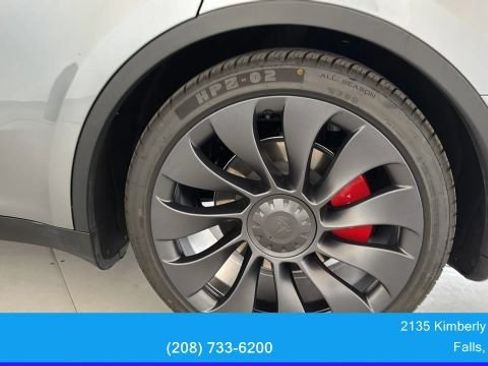 Used 2024 Tesla Model Y Performance AWD/4WD image 21