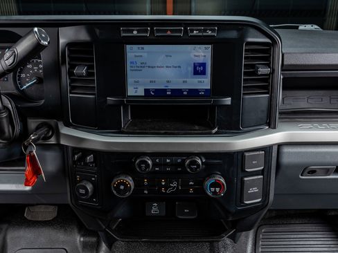 Used 2024 Ford F350 XL w/ FX4 Off-Road Package image 22