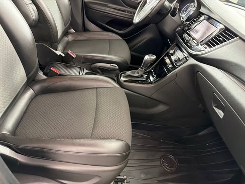 Used 2021 Buick Encore Preferred w/ Safety Package image 25