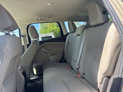Used 2017 Ford Escape SE w/ Equipment Group 201A AWD/4WD image 9