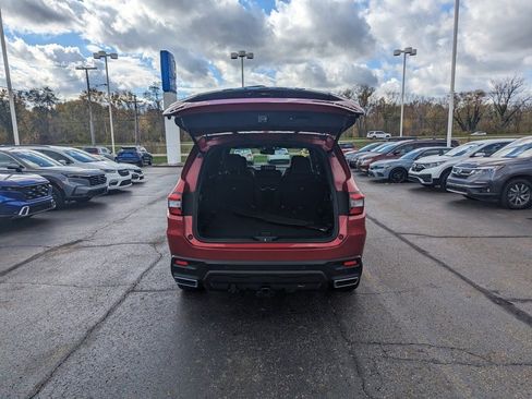 Certified 2025 Honda Pilot Black Edition image 13