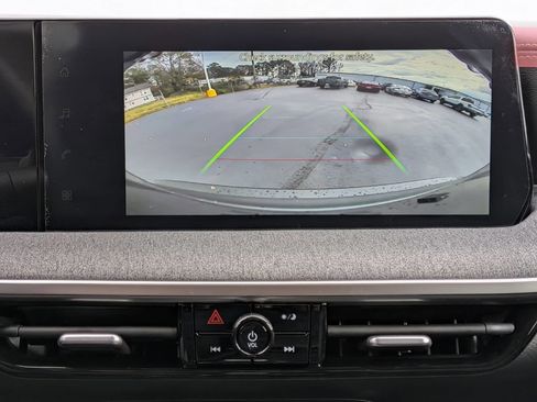 New 2026 Nissan Kicks SV w/ Charging Package image 21