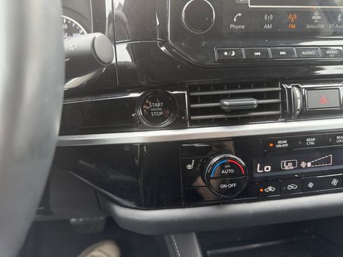 Certified 2025 Nissan Pathfinder SL FWD image 20