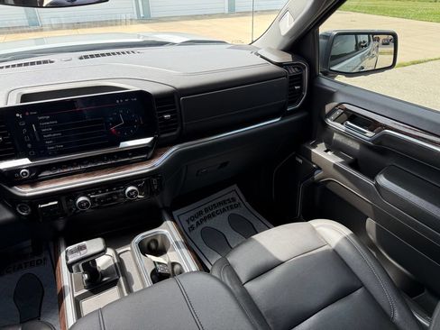 Used 2024 GMC Sierra 1500 Elevation w/ Elevation Premium Package AWD/4WD image 27