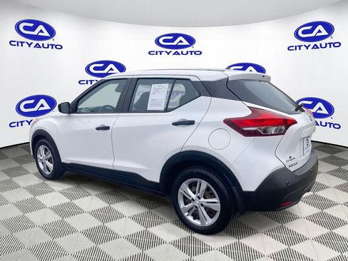 Used 2020 Nissan Kicks S image 5