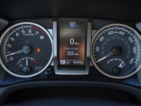 Certified 2021 Toyota Tacoma SR5 w/ Technology Package AWD/4WD image 38