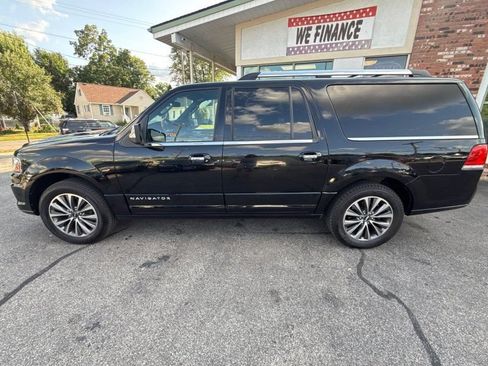 Used 2017 Lincoln Navigator L Select AWD/4WD image 8