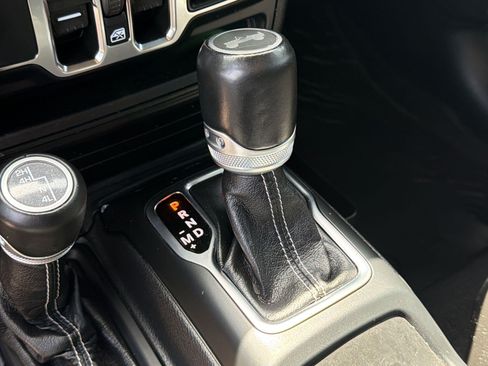Used 2021 Jeep Wrangler Unlimited Sahara AWD/4WD image 17