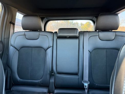 Used 2024 Jeep Grand Cherokee Altitude image 23