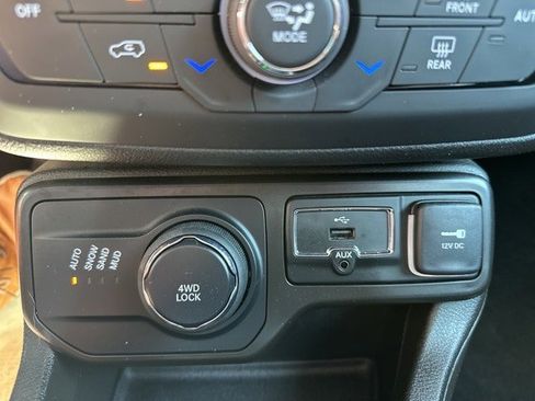 Used 2022 Jeep Renegade Latitude w/ Convenience Group image 25