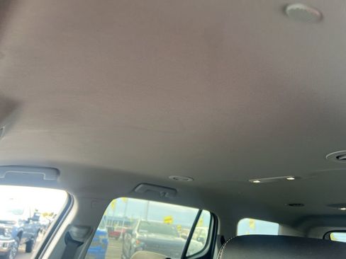 Used 2023 GMC Acadia SLT image 11