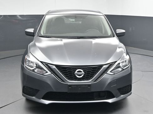 Used 2019 Nissan Sentra SV image 2