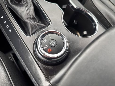 Used 2019 Ford Explorer Platinum image 38