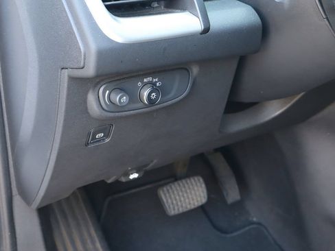 Used 2022 GMC Terrain SLE w/ Driver Convenience Package FWD image 21