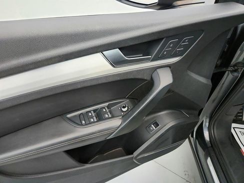 Used 2018 Audi SQ5 Premium Plus w/ Navigation Package image 24