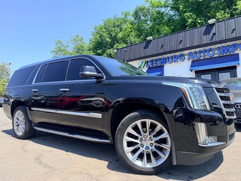 Used 2017 Cadillac Escalade ESV Luxury AWD/4WD image 1