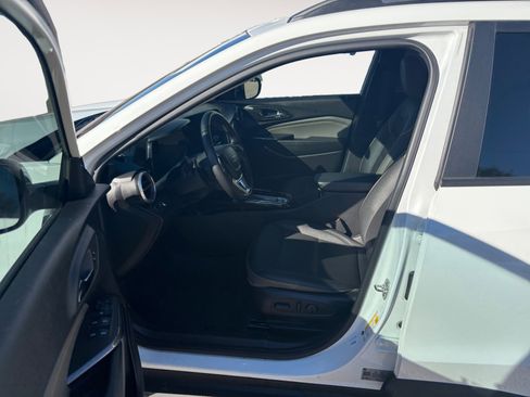 Used 2025 Chevrolet Trax ACTIV w/ Driver Confidence Package image 9