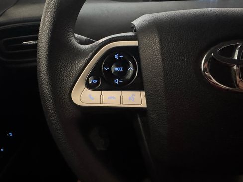 Used 2016 Toyota Prius Two w/ Preferred Accessory Package FWD image 20