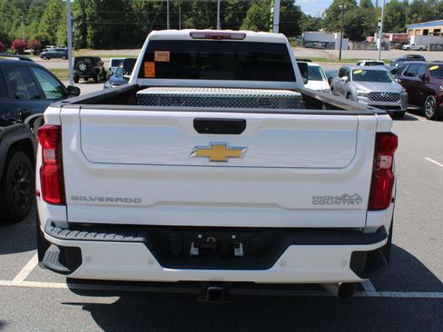 Used 2022 Chevrolet Silverado 3500 High Country AWD/4WD image 7
