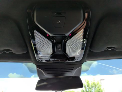 Certified 2024 BMW X7 M60i w/ Executive Package image 34