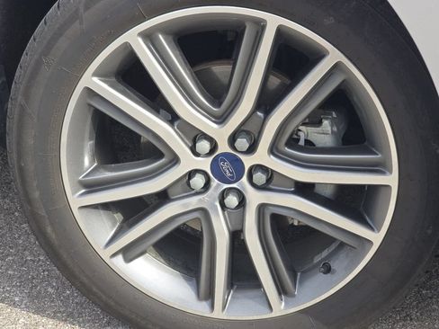Used 2019 Ford Edge Titanium w/ Equipment Group 301A FWD image 10