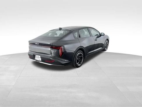 Certified 2025 Kia K4 EX FWD image 7