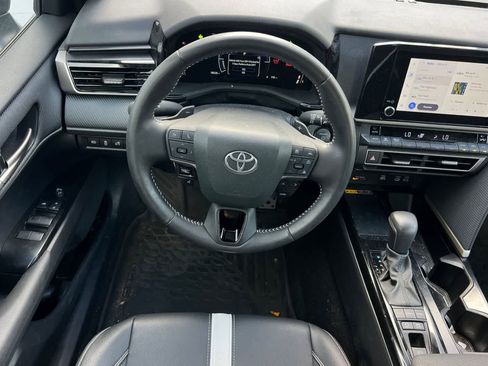 Used 2025 Toyota Camry SE image 16
