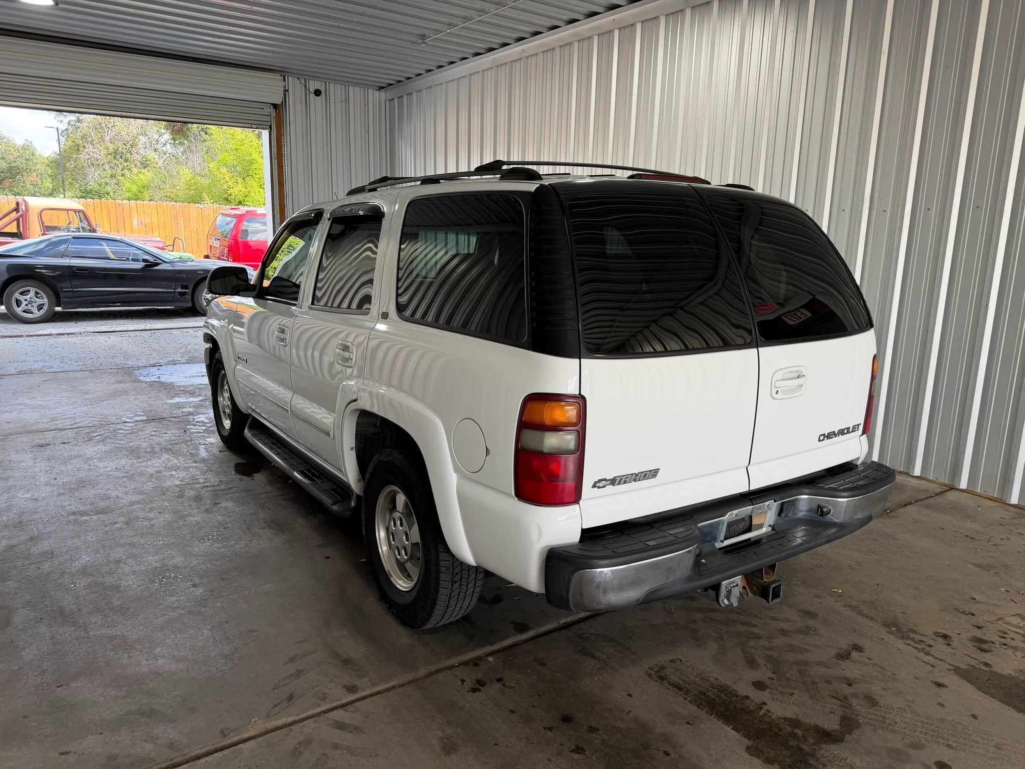 Used 2002 Chevrolet Tahoe LT RWD image 2