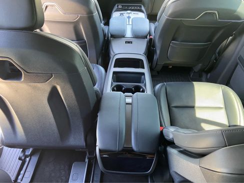 Used 2025 Lincoln Navigator Reserve w/ Jet Appearance Package AWD/4WD image 23