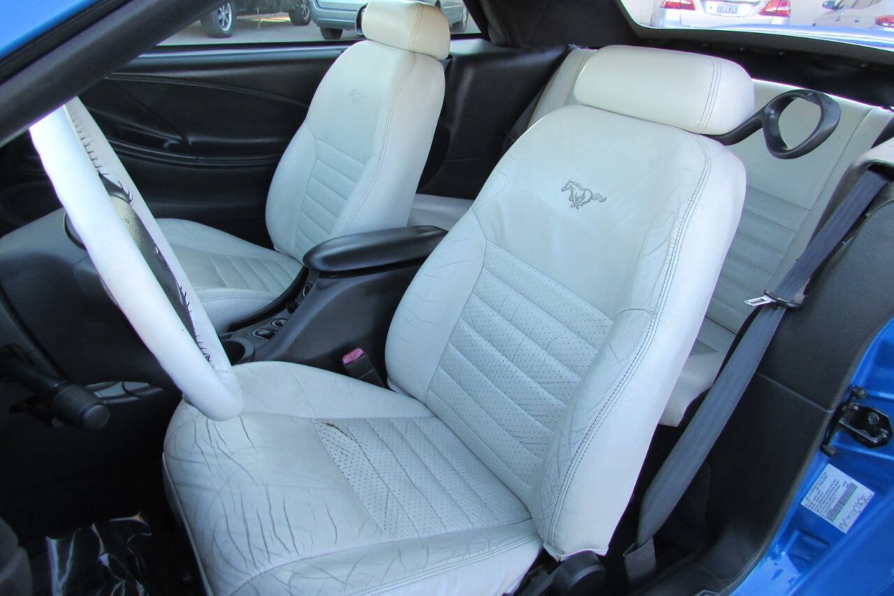 Used 2000 Ford Mustang GT RWD image 25