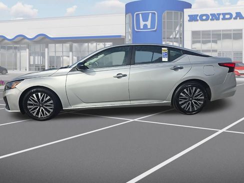 Used 2024 Nissan Altima 2.5 SV image 5