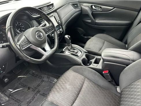 Used 2018 Nissan Rogue SV w/ Premium Package image 11