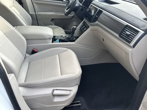 Used 2022 Volkswagen Atlas SE image 15