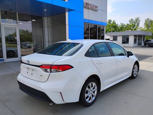 Used 2024 Toyota Corolla LE FWD image 5