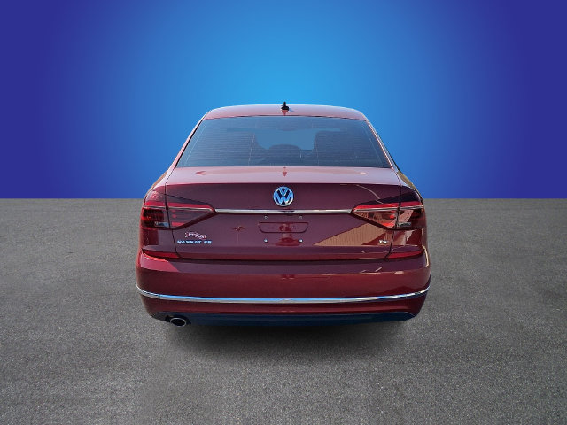 Used 2018 Volkswagen Passat 2.0T SE FWD image 5
