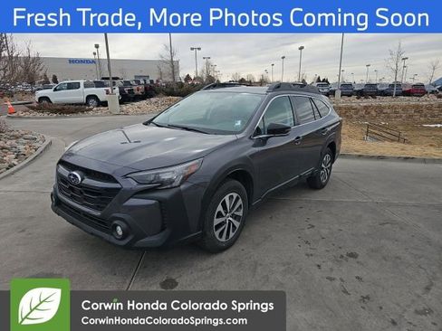 Used 2025 Subaru Outback Premium image 3