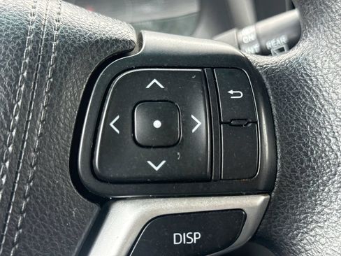 Used 2017 Toyota Sienna L FWD image 23