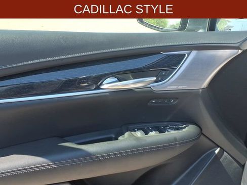 Used 2022 Cadillac XT5 Premium Luxury FWD image 10