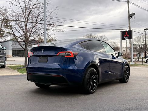 Used 2021 Tesla Model Y Long Range image 4