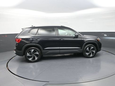 Used 2024 Volkswagen Taos SE AWD/4WD image 11