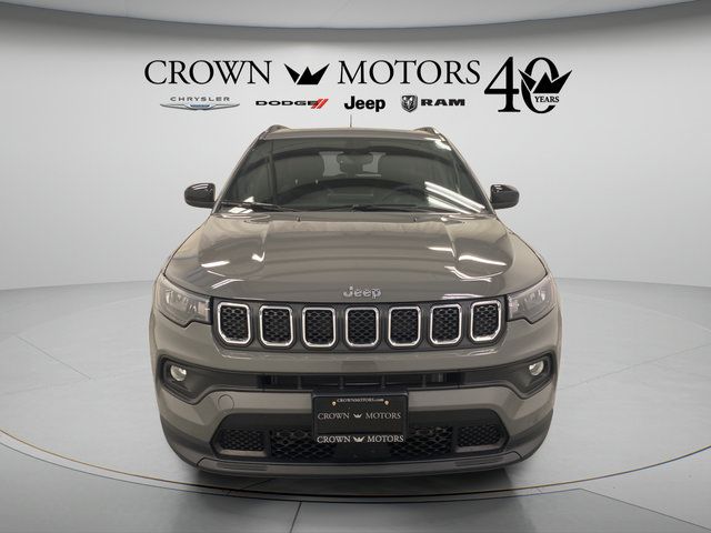 Used 2023 Jeep Compass Latitude w/ Sun and Sound Group AWD/4WD image 10