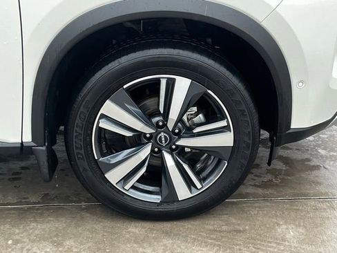 Used 2023 Nissan Rogue Platinum image 6