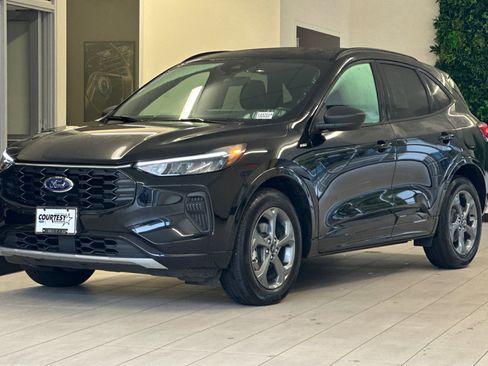Certified 2023 Ford Escape ST-Line w/ Tech Pack #1 image 8