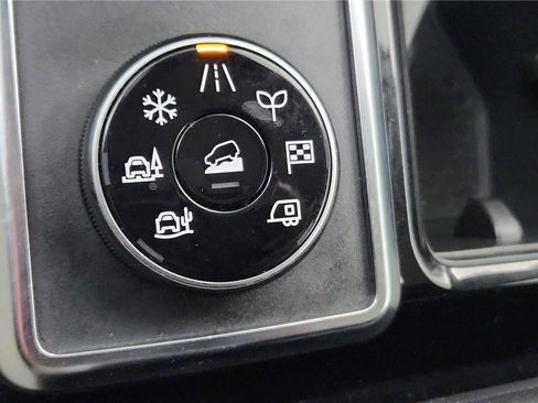 Used 2023 Nissan Pathfinder SL image 40