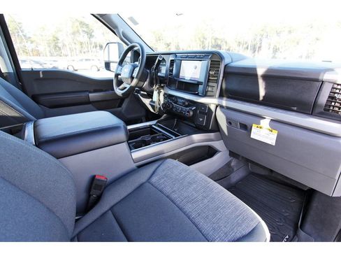 Used 2024 Ford F350 XLT image 27