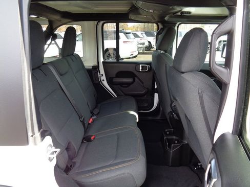 Certified 2024 Jeep Wrangler Sport S image 12