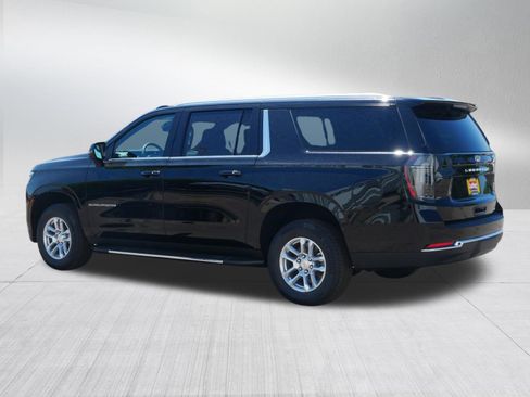 New 2026 Chevrolet Suburban LT w/ Comfort Package AWD/4WD image 2