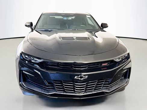 Used 2019 Chevrolet Camaro SS image 2